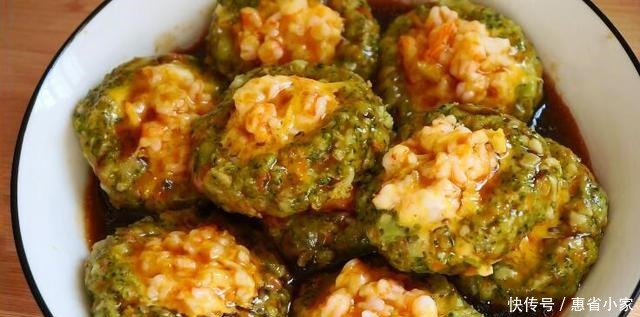 西兰花我家从不炒着吃,配上2两虾,咸鲜可口,每次米饭不够吃