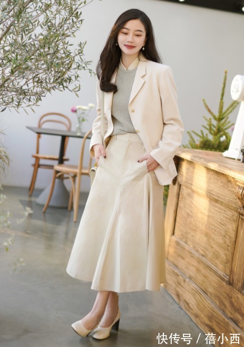 简约风 真正见过世面的女人,穿衣要“化繁为简”,简约高级美过同龄人