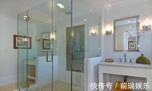 装修|卫生间不要装挡水条了,头次见有钱人做这样的设计,后悔装早了