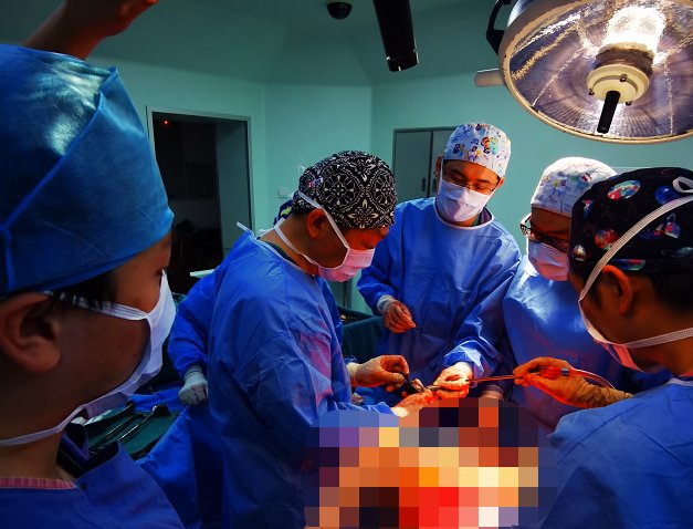 髋臼|髋关节置换手术19年后能否“翻修”?上海九院借助创新3D打印技术定制手术