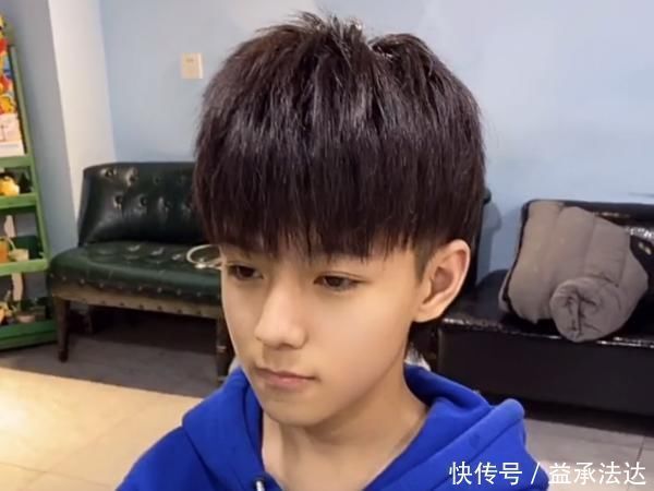 理发店|小男孩换了款社会人发型后,气质瞬间变高冷,女生:完全没办法淡定了