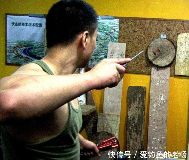 他是中国第一保镖,能用筷子击穿3公分钢板,1小时薪酬28万