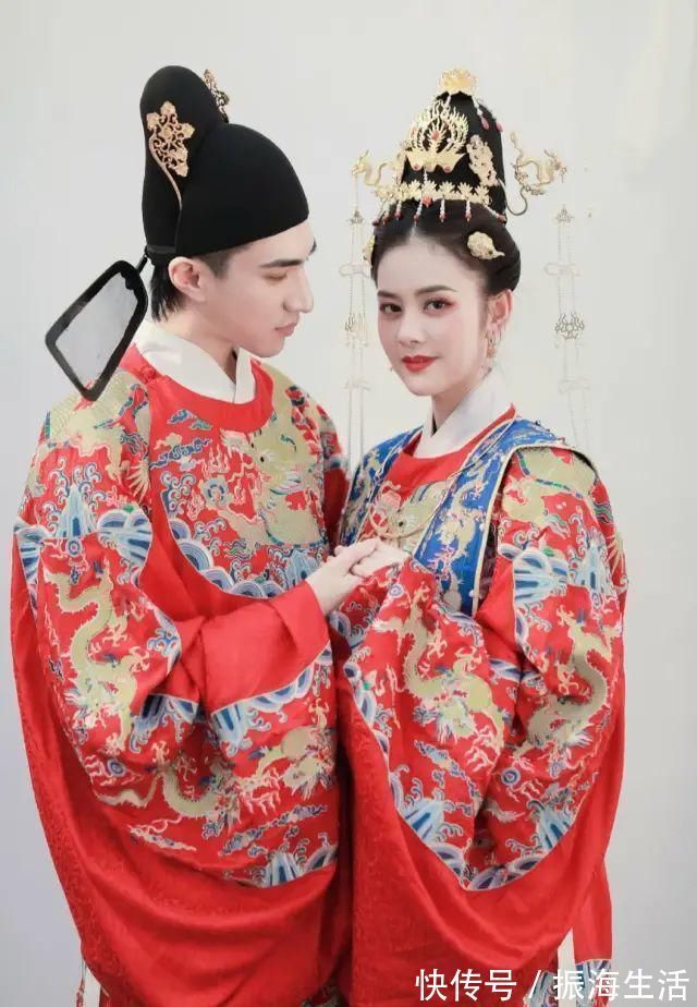 明制|中国人的嫁衣,不该只有西方的婚纱,更应该是传统的凤冠霞帔!