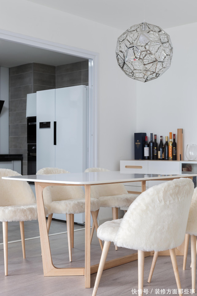 实拍|112平米的留白设计 会不会太单调?来个实拍看看!