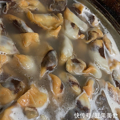 深色|两块钱搞定一道家常美食虎皮饺