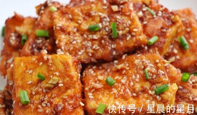 花3块钱买块豆腐，裹上面粉热油一煎，分分钟就光盘！