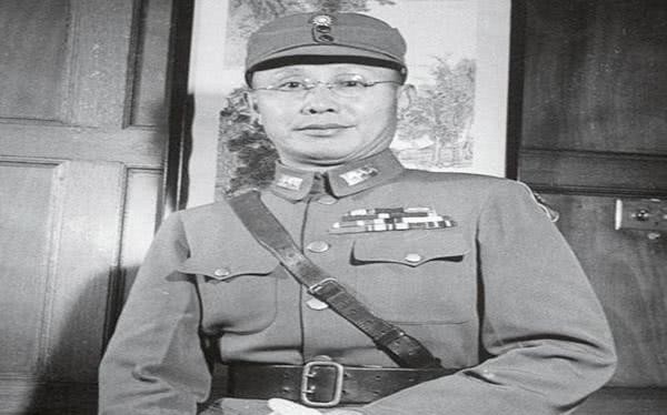 有何|国军的职务军衔与正式军衔有何区别,为何兵团司令的军衔只是上校