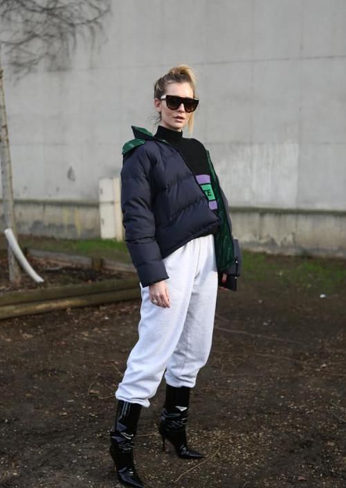 毛呢大衣已经过时了，冬天穿这种服装才好看，遮肉显瘦还保暖