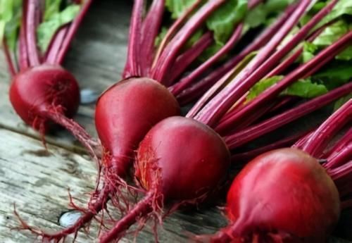 增强体质|女性到了中年，常吃3种食物，疏通血管，延缓衰老，增强体质