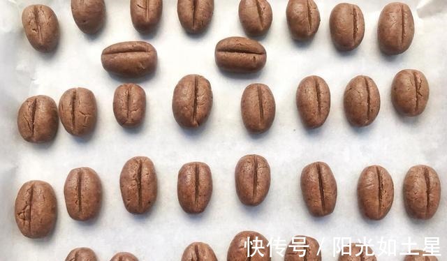 羽毛状|咖啡豆饼干简单做法，脆甜爽口，一口一个营养健康！