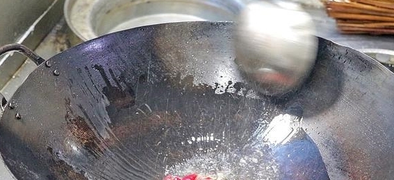 水煮肉片怎样做才好吃大厨教你小技巧,肉片滑嫩鲜香,开胃下饭