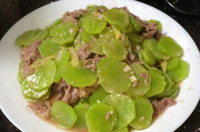 高血压“最怕”这几道家常菜，人到中年要多吃，给家人收藏好！