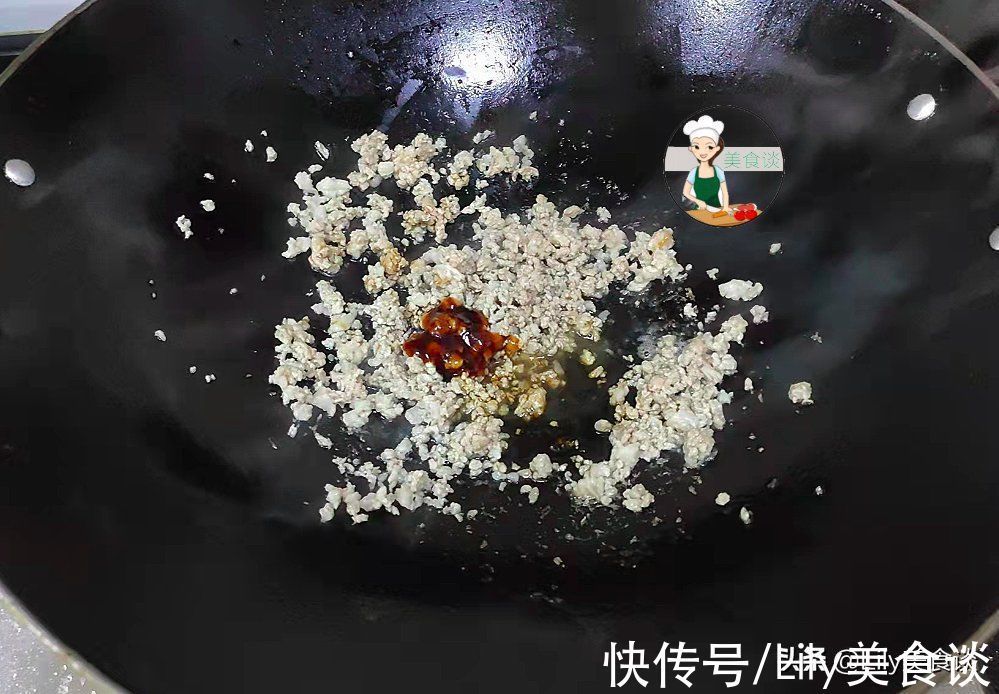 天冷了，这蒸菜多做给孩子吃，蒸一蒸10分钟出锅，鲜香嫩滑好消化