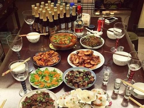 豪宅|林更新曬出自己的豪宅，頭一次見(jiàn)全紅木的廚房，做飯會(huì)特別香嗎？