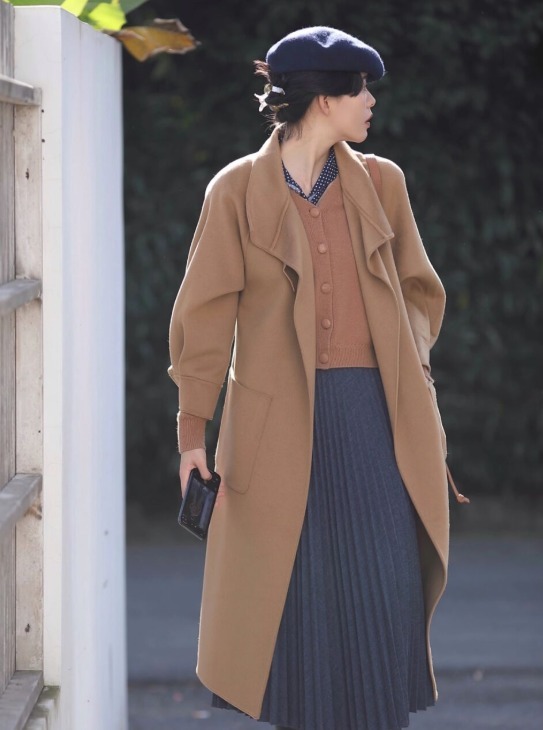 花花绿绿|别再穿一身黑了,今年流行的“棕色大衣”,是真好看,漂亮大气!