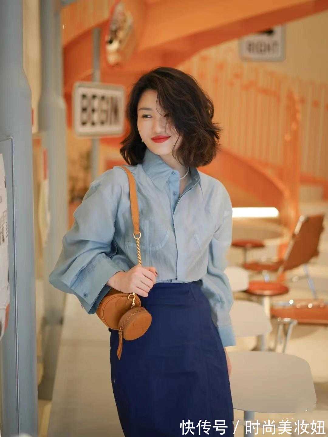 驼色|超显气质的“撞色”穿搭,每一套都很复古优雅,适合40岁女人