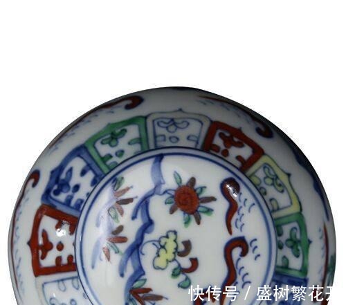 斗彩|精巧细致,凤毛麟角——斗彩天字罐!