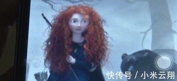 委屈|女子花800元坐4小时烫头发!睡一觉起来直了!发型师也说委屈