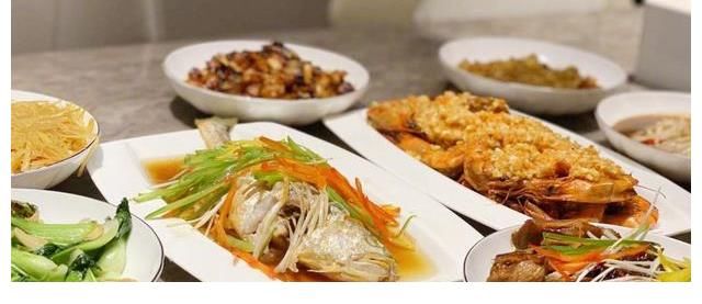 林更新下廚做了一桌菜，獲56萬人點贊，網(wǎng)友：確實可媲美家庭主婦