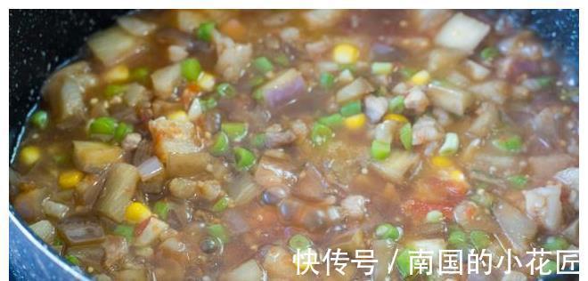 卤汁|茄子和面条一起做,原来这么好吃,比炸酱面还过瘾,每次都光盘!