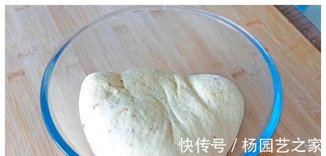苹果粒|苹果里加2个鸡蛋，不用烤箱不油炸，香甜爽口，出锅比吃肉还过瘾