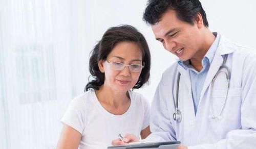 月经周期|月经量稀少的人,劝你远离4种食物,卵巢子宫也会感激你