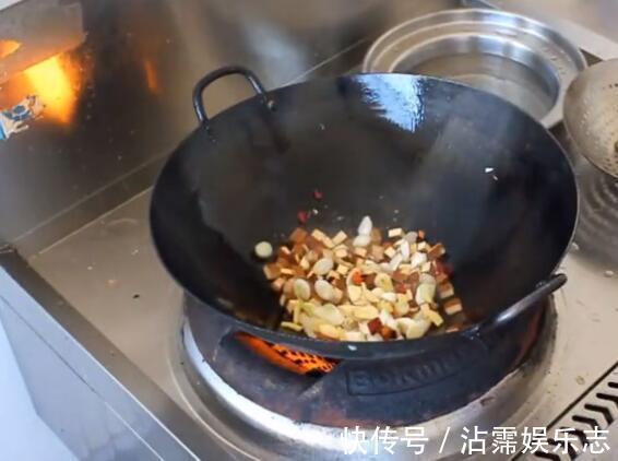 香干|好吃又下饭的家常菜,辣炒三香,鲜香四溢,香辣可口