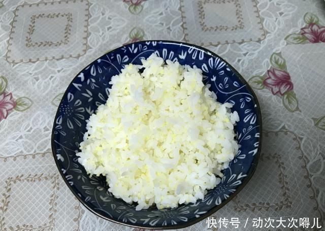 晒晒我家的周六晚餐,三菜一汤一主食,做法简单,营养美味又下饭