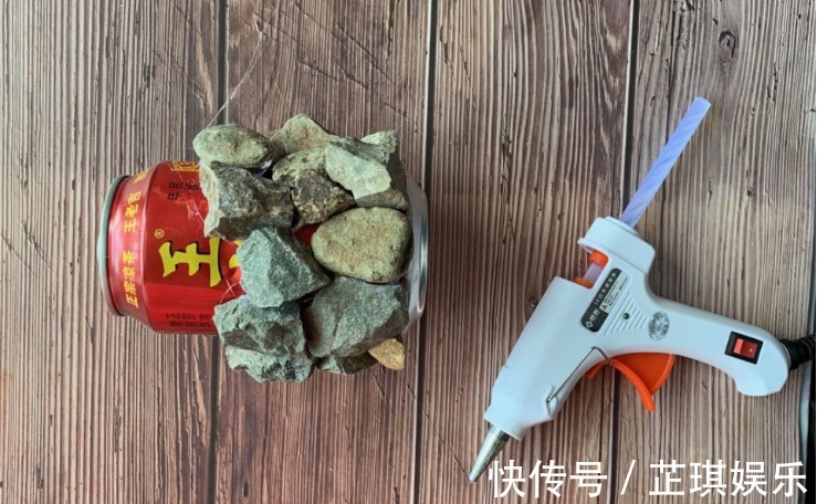 石头野草捡回家,胶水一粘变盆栽,比买的还好看!