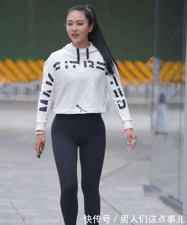 穿搭 舒适随意的打底裤穿搭尽显青春朝气,显身材又耐看,成熟稳重!