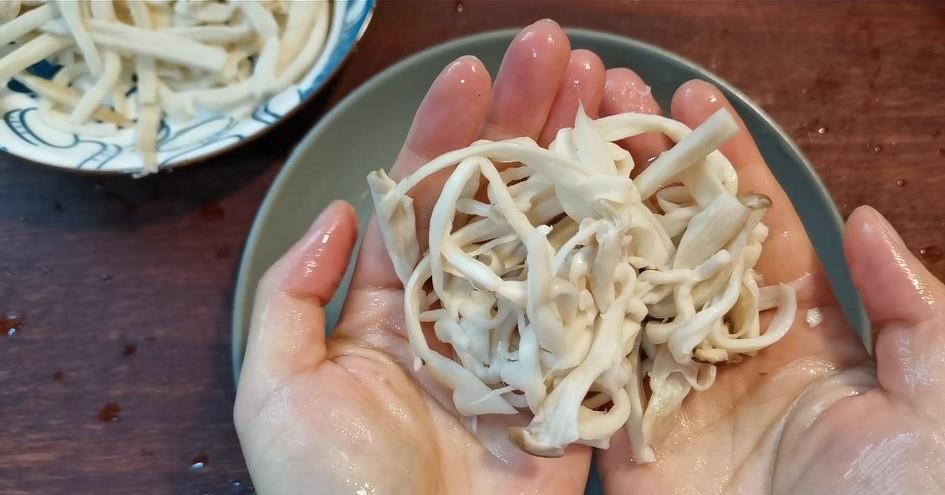 好吃|超级好吃的孜然香辣杏鲍菇,做法比烤肉还香