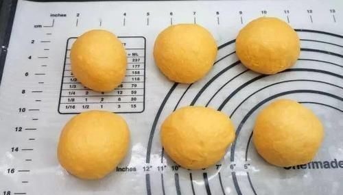 用苹果当馅做的美食，我和孩子尝一口后抢着吃，天天吃也不够