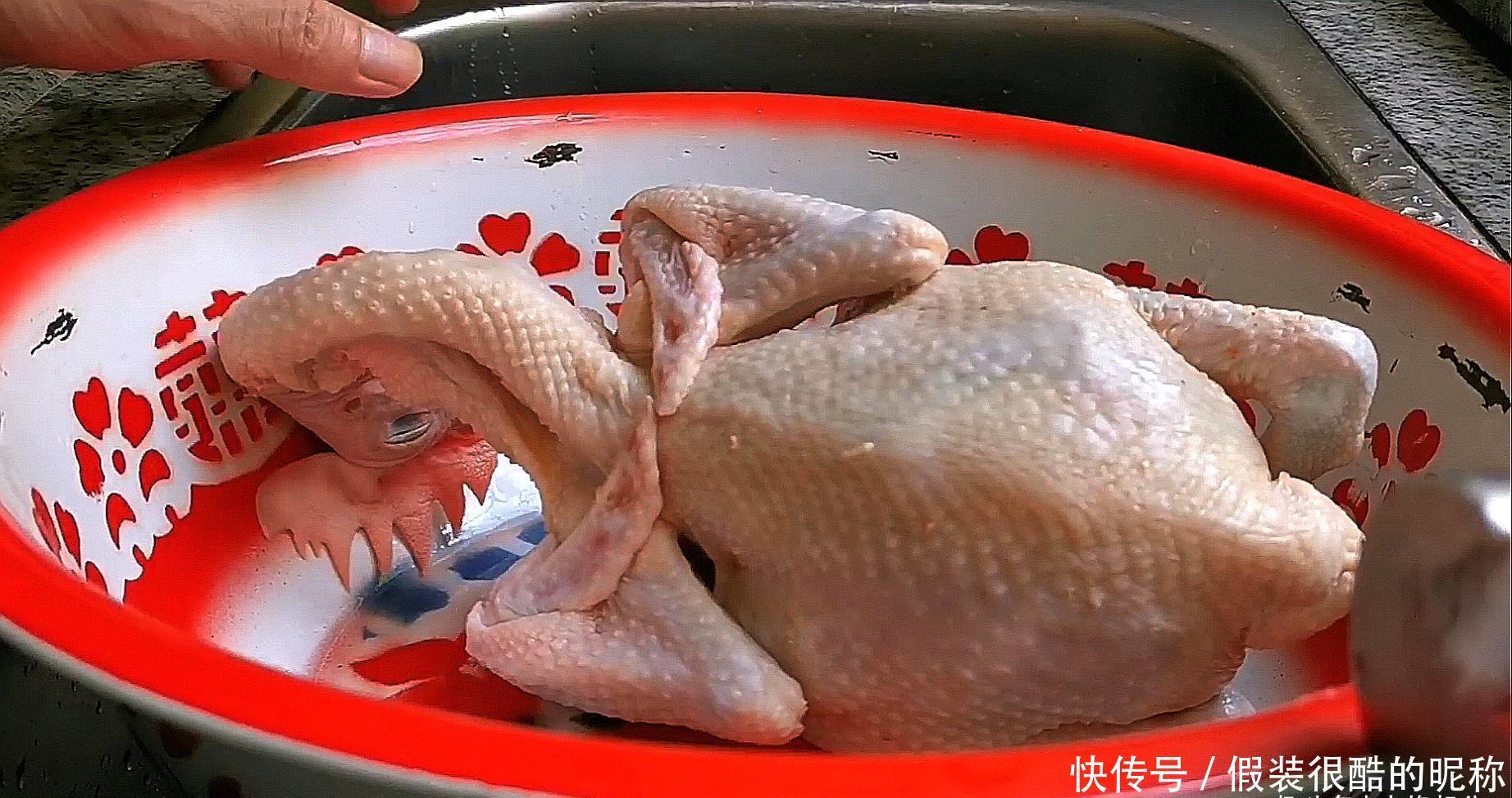 想吃烤鸡在家就能做!大厨教你秘诀,皮香肉嫩,色泽红亮,好吃