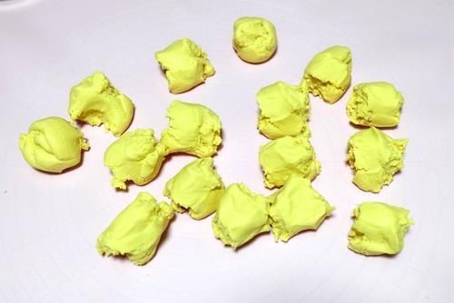 玉米面做面食不用蒸,松软细腻底部焦脆,比蒸的香,全家都爱吃