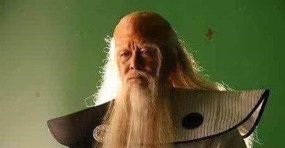 老道人!封神演义,鸿钧老祖出场时有多霸气从哪吒的表现就能看出