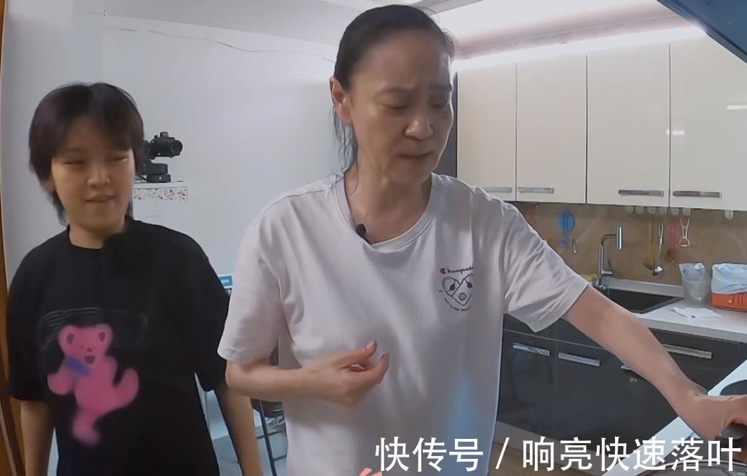 62岁刘雪华邀网红同住,分享独居现状被说惨,真实生活不要太惬意