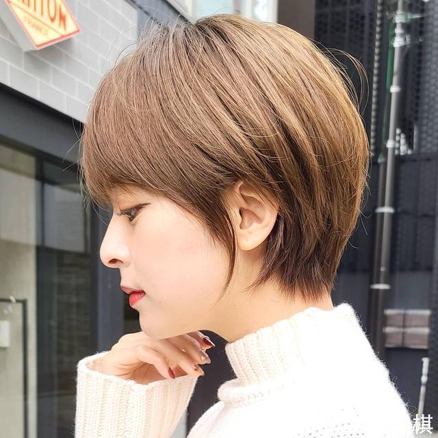 2021发型别乱剪，先看看这10几款，利落洋气还显气质