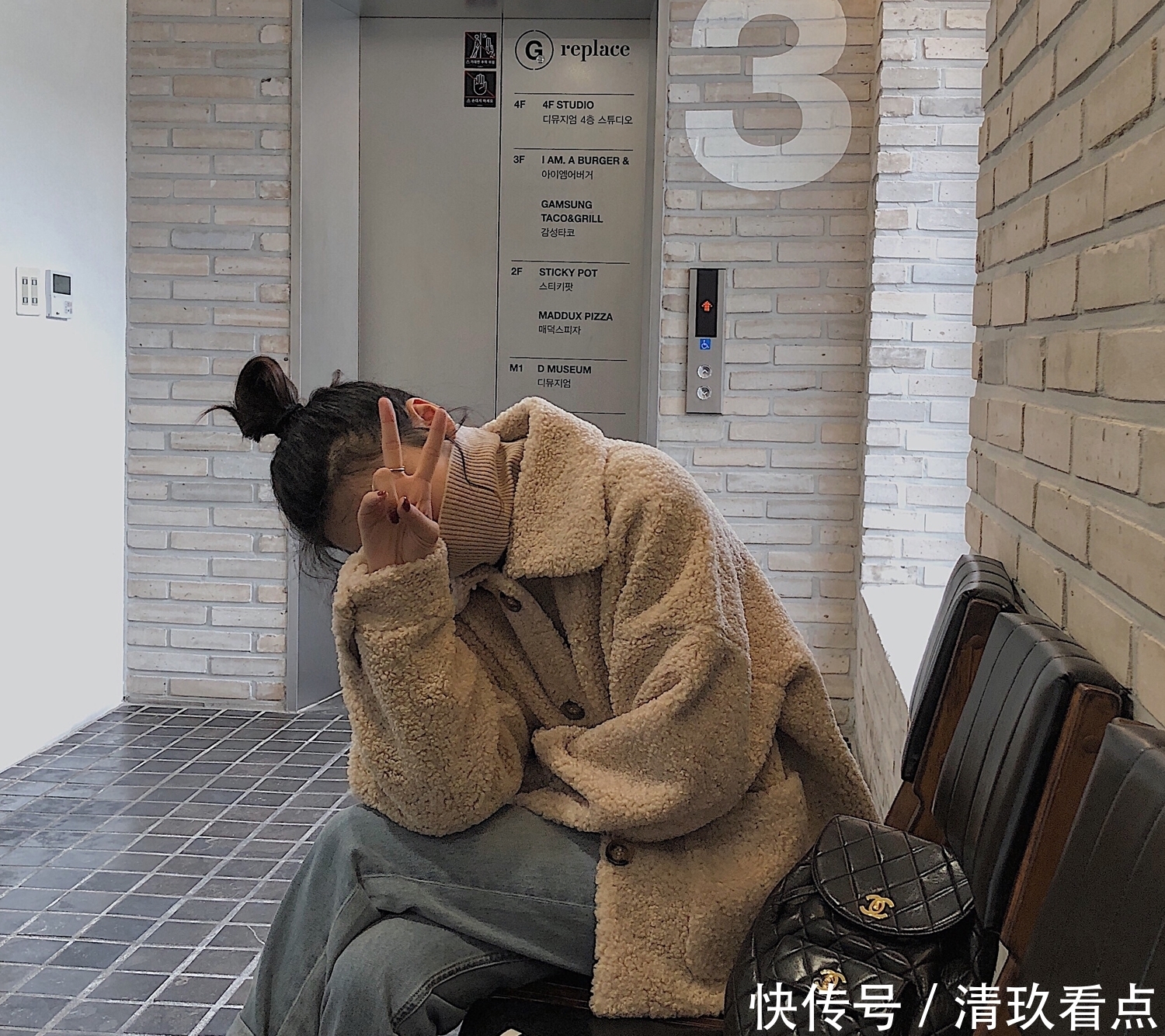 建议大家!穿羊羔毛不要配阔腿裤,土!今冬流行这么穿,超减龄