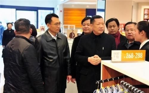 中国第一男装品牌撑不住了负债百亿，衣服堆积仓库卖不出去