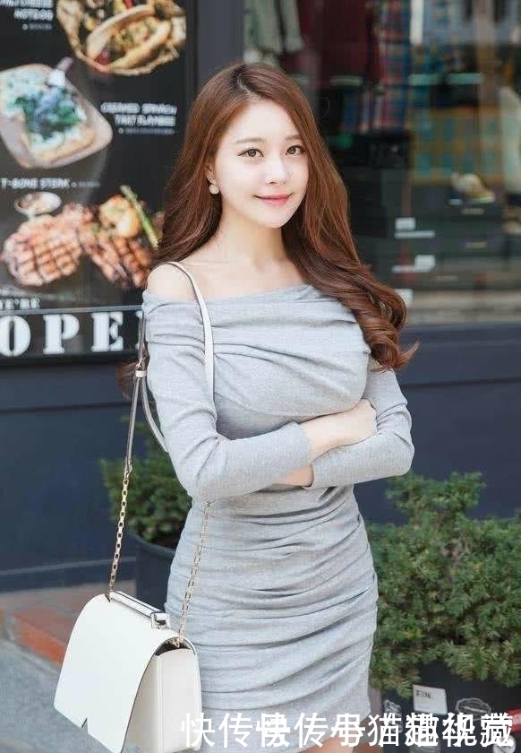 长发披肩|街拍:美女粉色吊带裙,长发披肩气质温婉动人