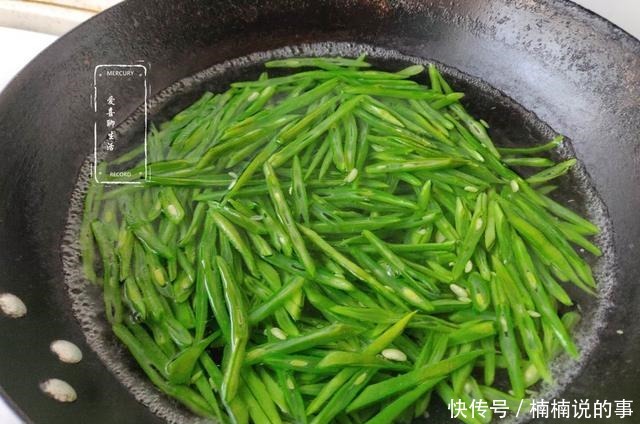 蔬菜中的补钙冠军,钙是鸡肉的7倍,营养易吸收,老人孩子要常吃