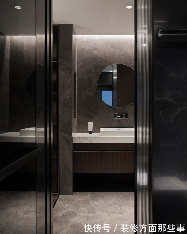 卫生间|121平将现代轻奢贯彻始末，将每一寸空间发挥到极致