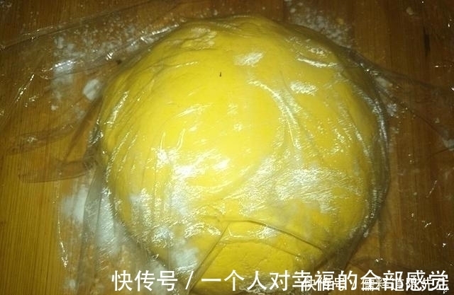 面团|南瓜饼这么做，吃了一个还想吃一个，又香又糯