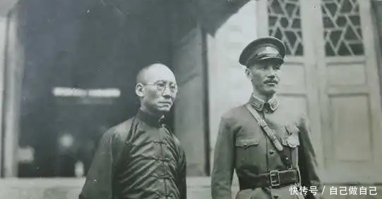 故意|国军为何围堵不住红军？蒋纬国：是老蒋故意“放水”，此言当真？