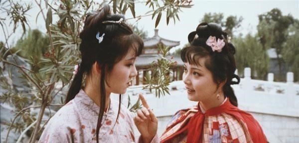 凤姐@从邢岫烟的处境看《红楼梦》里贾府上下有多势利!