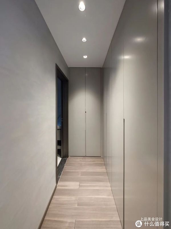 客餐厅|看了长沙夫妻的极简风,才知道什么是“网红”装修,隐形墙很惊艳