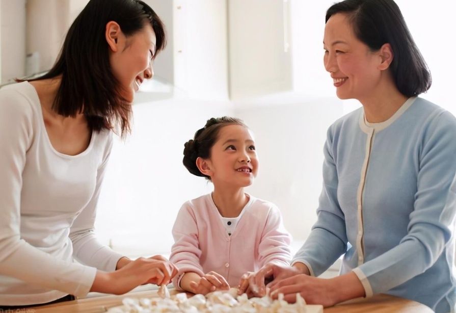 奶奶|在孩子眼里，姥姥和奶奶最大的区别，是这几个时候产生的