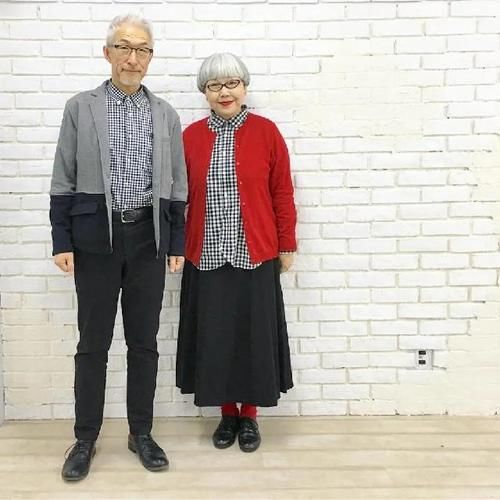 年纪大要学会优雅，看日本老太太时髦穿搭，每一套都是借鉴模板穿搭技巧＂奶奶辈＂的搭配模板