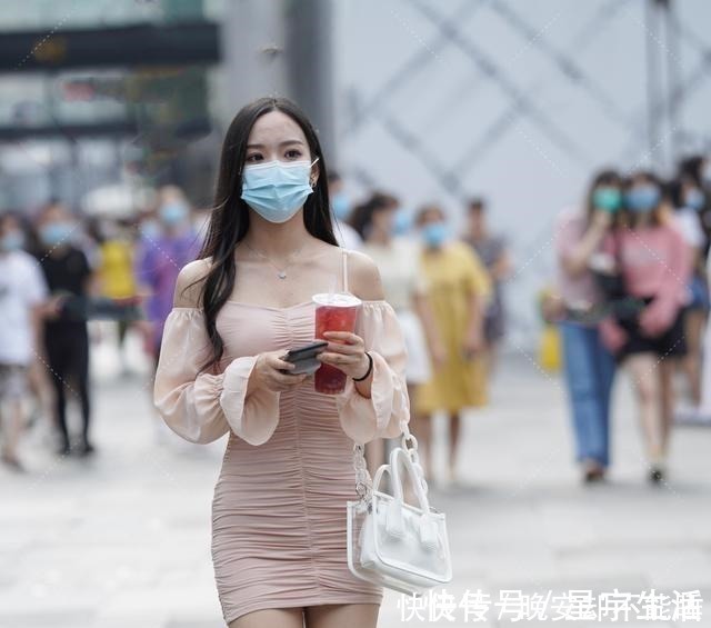 潮人|想要优雅漂亮的造型，选择修身裙，潮人都爱穿！