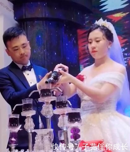 前女友|婚礼上,新郎喊出前女友名字,伴郎仰天长叹:你清醒一点